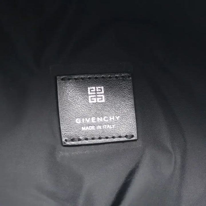 [BUNJANG] Givenchy 4G Belt Bag / [착한중고명품동래점] 지방시 4G 벨트백 BKU038K1JE 상태 B+