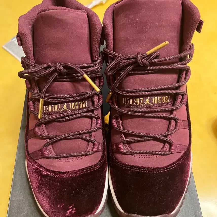 [BUNJANG] Nike Jordan 11 GS Maroon Sneakers / 조던 11 GS