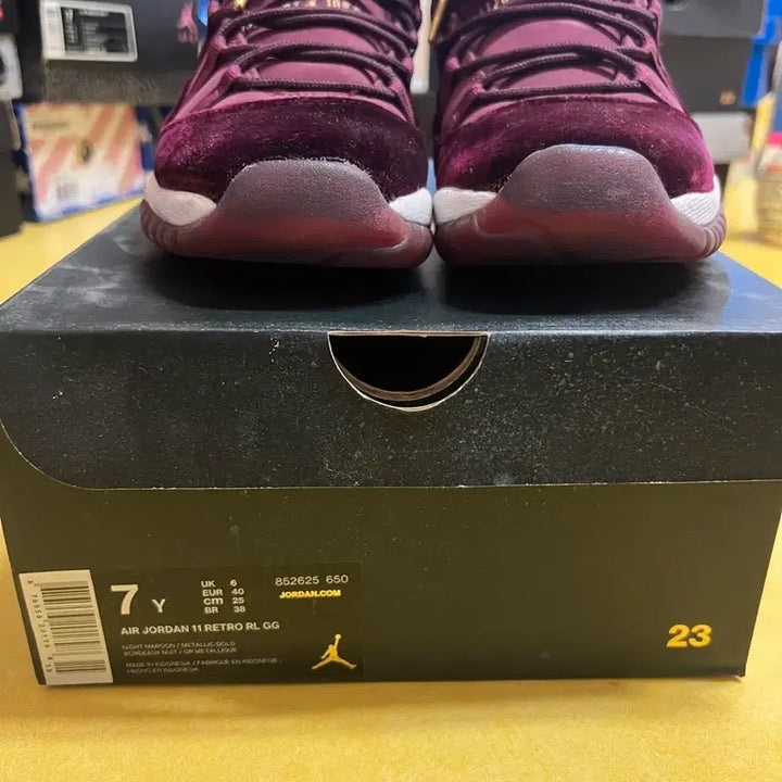 [BUNJANG] Nike Jordan 11 GS Maroon Sneakers / 조던 11 GS