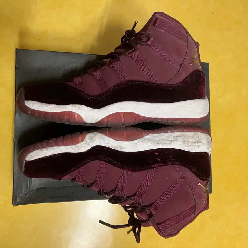 [BUNJANG] Nike Jordan 11 GS Maroon Sneakers / 조던 11 GS