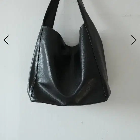 [BUNJANG] Kira Oat Shoulder Bag (Black, Brown) / 키이라 오트 숄더백 (블랙)