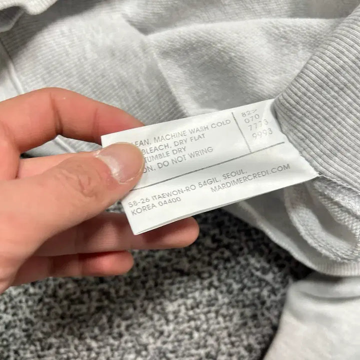 [BUNJANG] Mardi Mercredi Floss Logo Grey Sweatshirt / 마르디(Mardi Mercredi)플로스 로고 그레이 맨투맨
