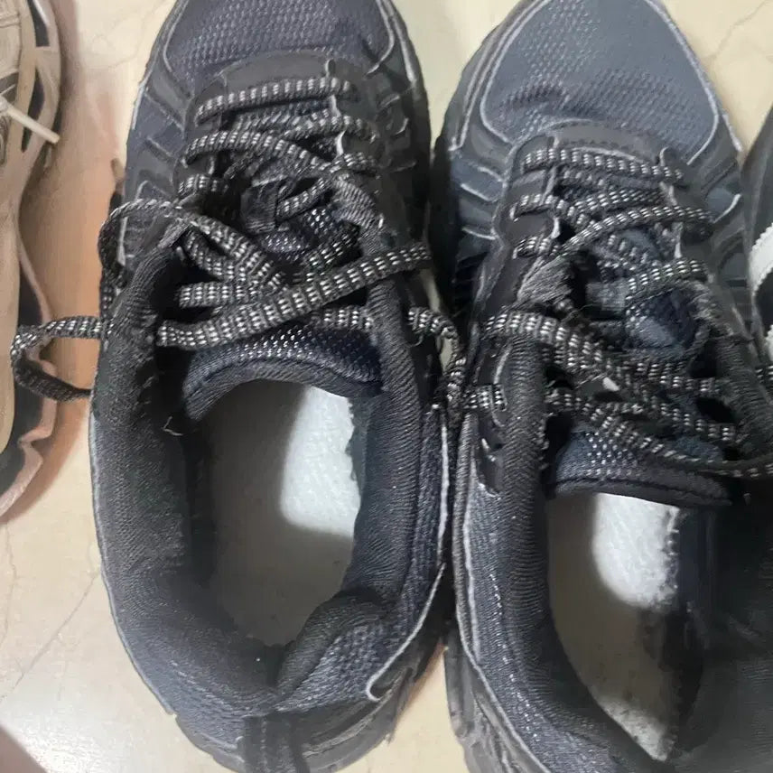 [BUNJANG] New Balance MT410CK5 Sneakers / 뉴발란스 MT410CK5