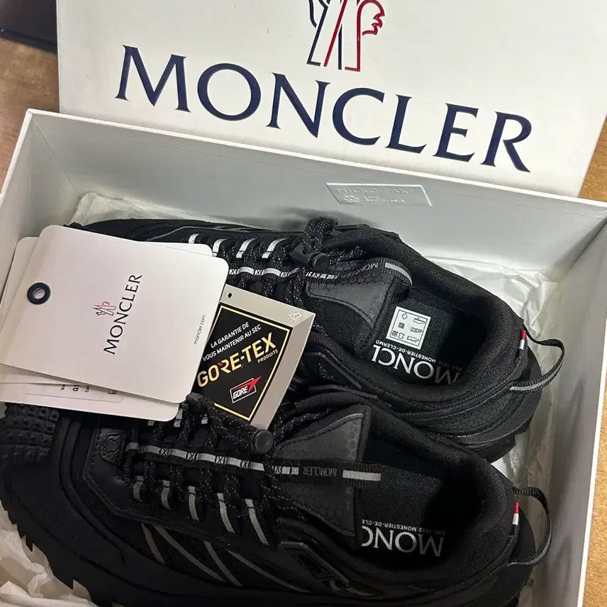 [BUNJANG] Moncler Gore-Tex Black Sneakers / 몽클레어 고어텍스 블랙 스니커즈(정품)