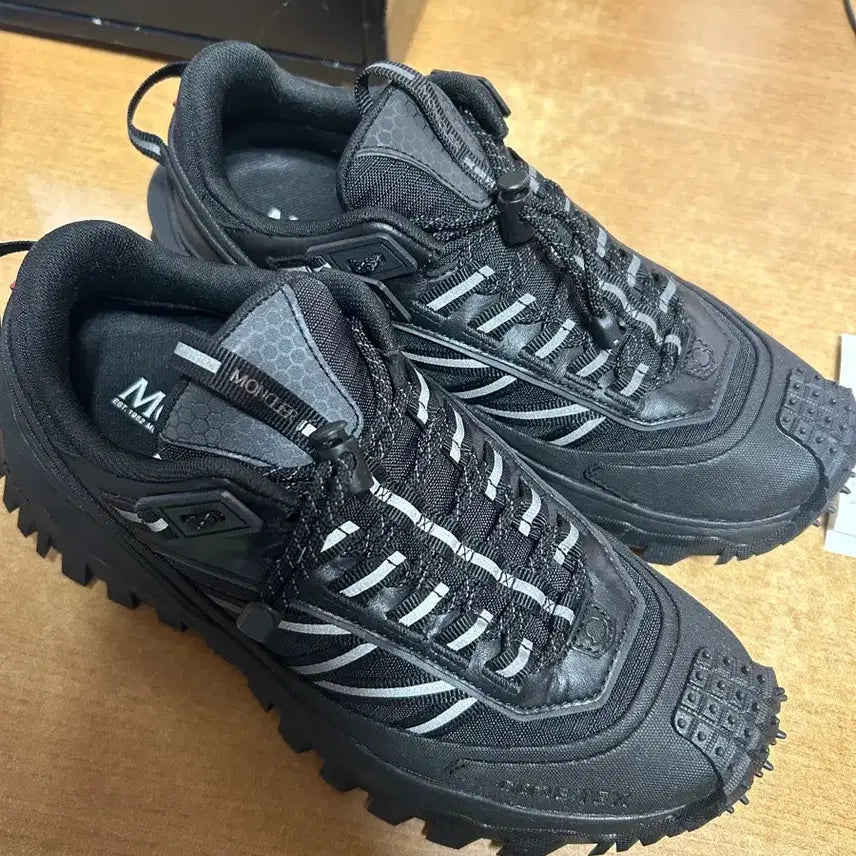 [BUNJANG] Moncler Gore-Tex Black Sneakers / 몽클레어 고어텍스 블랙 스니커즈(정품)