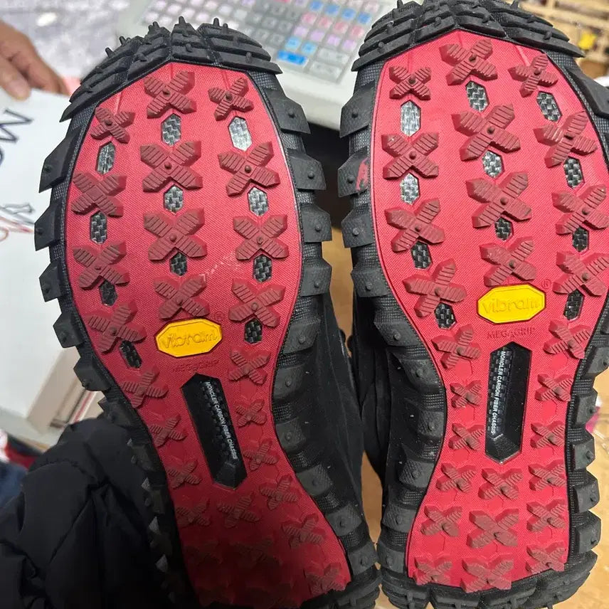 [BUNJANG] Moncler Gore-Tex Black Sneakers / 몽클레어 고어텍스 블랙 스니커즈(정품)