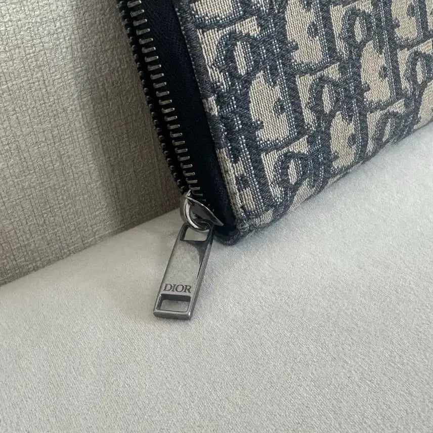 [BUNJANG] Dior Oblique Jacquard Zip Around Wallet / [정품] 디올 오블리크 자카드 지퍼돌이 장지갑
