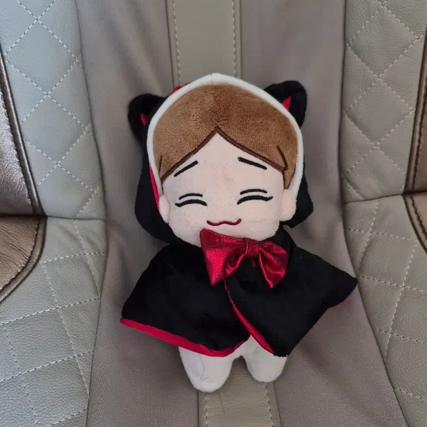 [BUNJANG] EXO Doll Black Cape Ribbon / 엑소 인형 봉제인형 검정 망토 리본