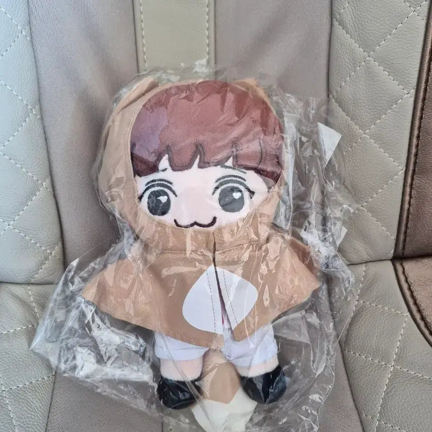 [BUNJANG] ATEEZ Wooyoung Brown Cape Plush Doll / 엑소 인형 봉제인형 브라운 망토