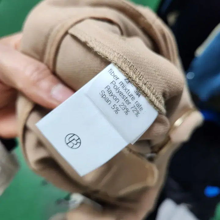 [BUNJANG] umer Wide Trousers / 유메르umer 핀턱 와이드 팬츠