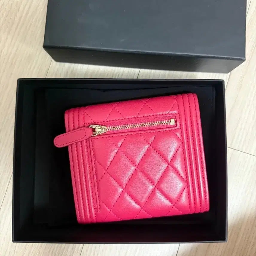 [BUNJANG] Chanel Boy Lambskin Women's Wallet (Mint) / 미사용) 샤넬 보이 램스킨 여성용 반지갑 (민트급)