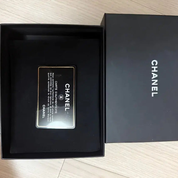 [BUNJANG] Chanel Boy Lambskin Women's Wallet (Mint) / 미사용) 샤넬 보이 램스킨 여성용 반지갑 (민트급)