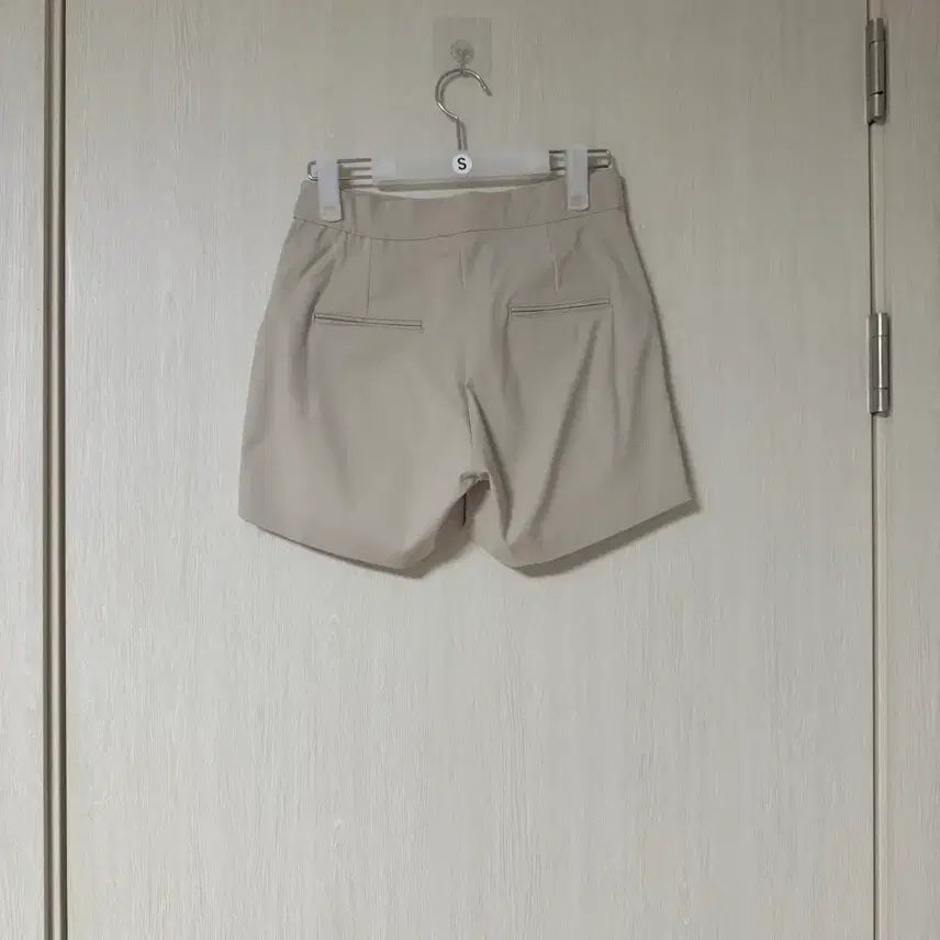 [BUNJANG] 렌느 reine 베이지 하이웨스트 쇼츠 s사이즈 / 렌느 reine 베이지 하이웨스트 쇼츠 s사이즈