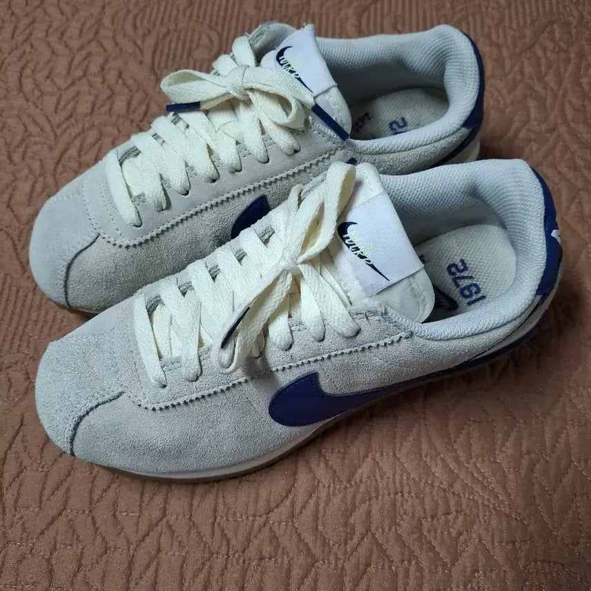 [BUNJANG] Nike Cortez Suede Women's Sneakers [2114] / 240 나이키 코르테즈 스웨이드 여성 운동화 [2114]