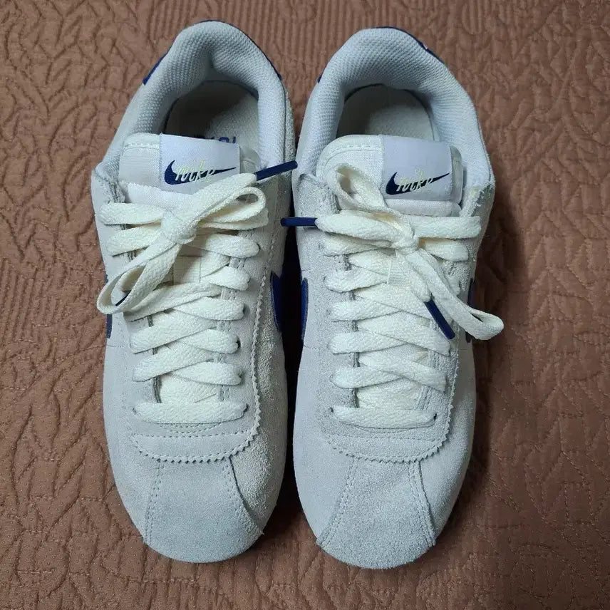 [BUNJANG] Nike Cortez Suede Women's Sneakers [2114] / 240 나이키 코르테즈 스웨이드 여성 운동화 [2114]