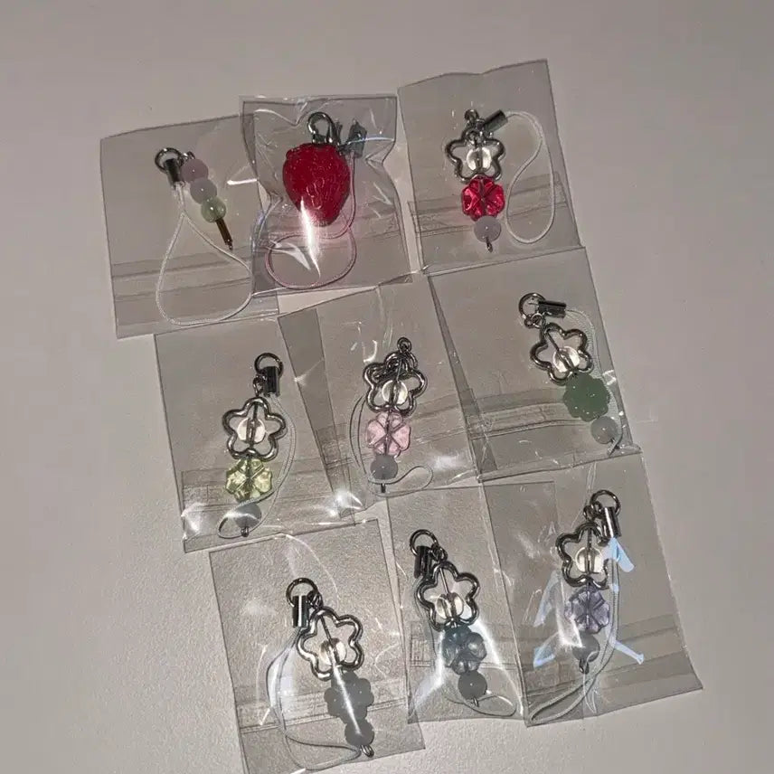 [BUNJANG] Accessories Strawberry Dango Keyring Bag Charm / 일본풍 열쇠고리 키링 아기자기 소품 이치고 딸기 당고 가방고리 행운