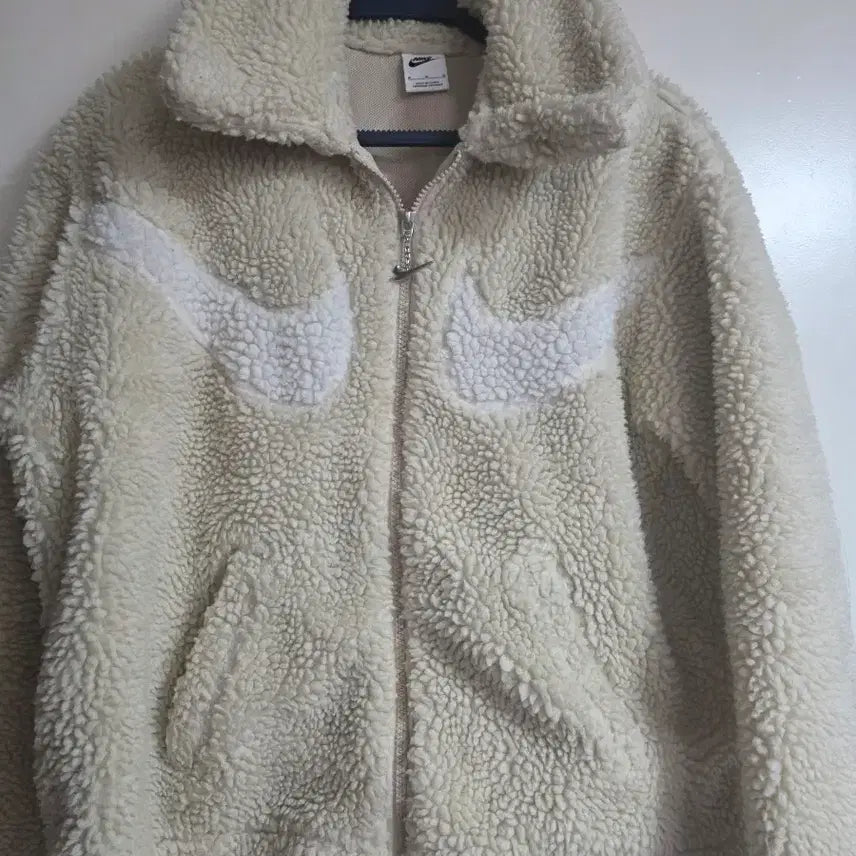 [BUNJANG] Nike Swoosh Fleece Jacket Ivory / 나이키 스우시 뽀글이 플리스 자켓 아이보리