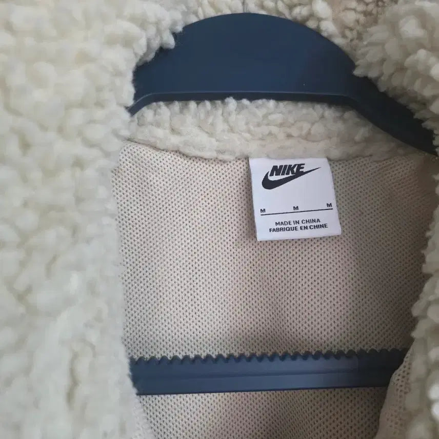 [BUNJANG] Nike Swoosh Fleece Jacket Ivory / 나이키 스우시 뽀글이 플리스 자켓 아이보리