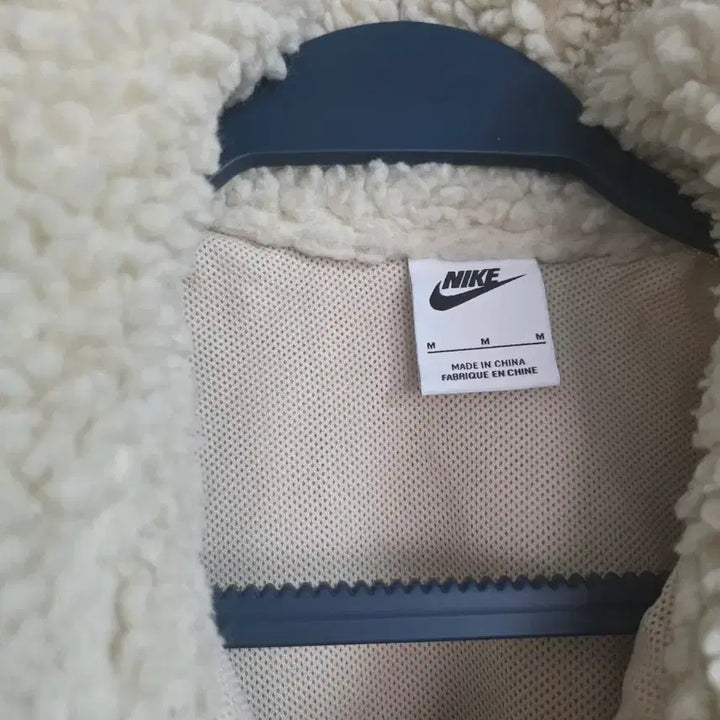 [BUNJANG] Nike Swoosh Fleece Jacket Ivory / 나이키 스우시 뽀글이 플리스 자켓 아이보리