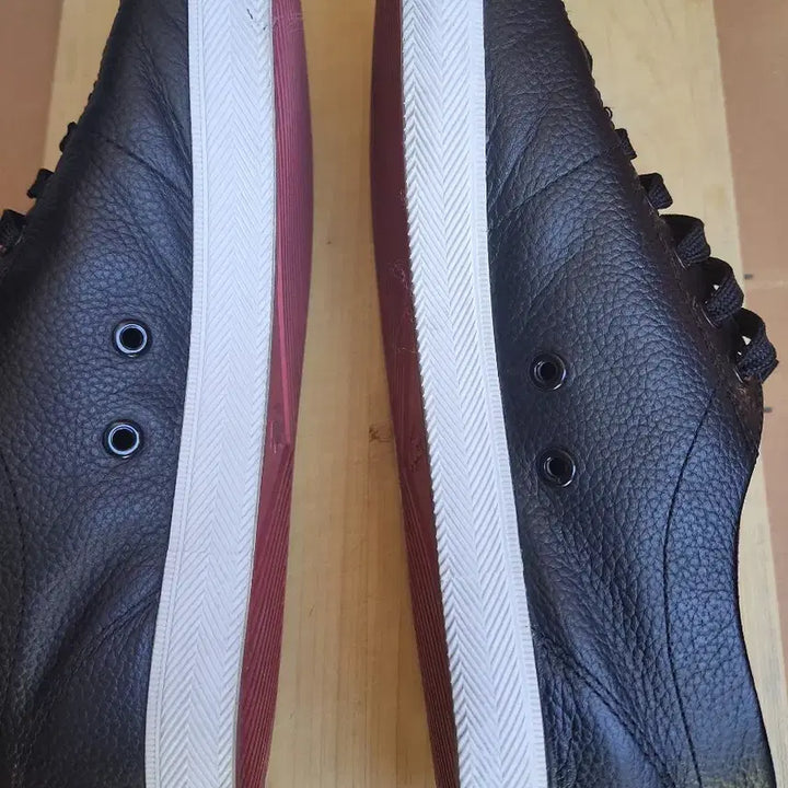 [BUNJANG] Lacoste Black Leather Sneakers (270) / 270 라코스테 블랙 레더 스니커즈