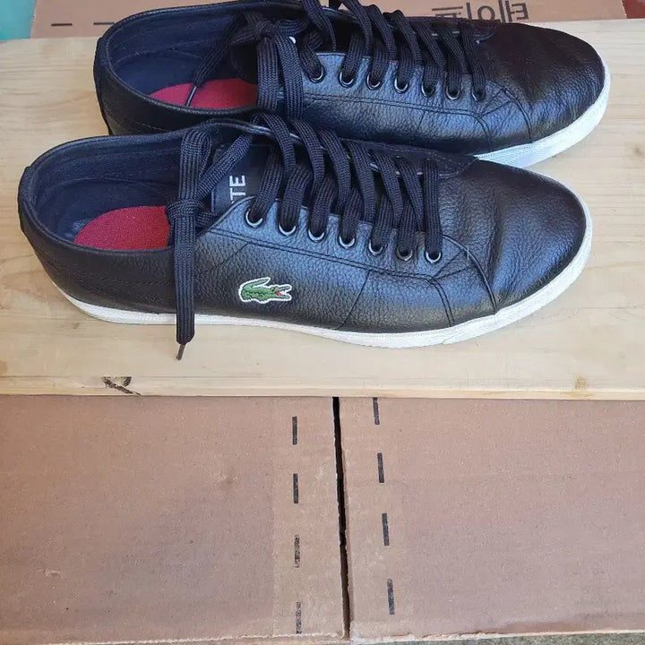 [BUNJANG] Lacoste Black Leather Sneakers (270) / 270 라코스테 블랙 레더 스니커즈