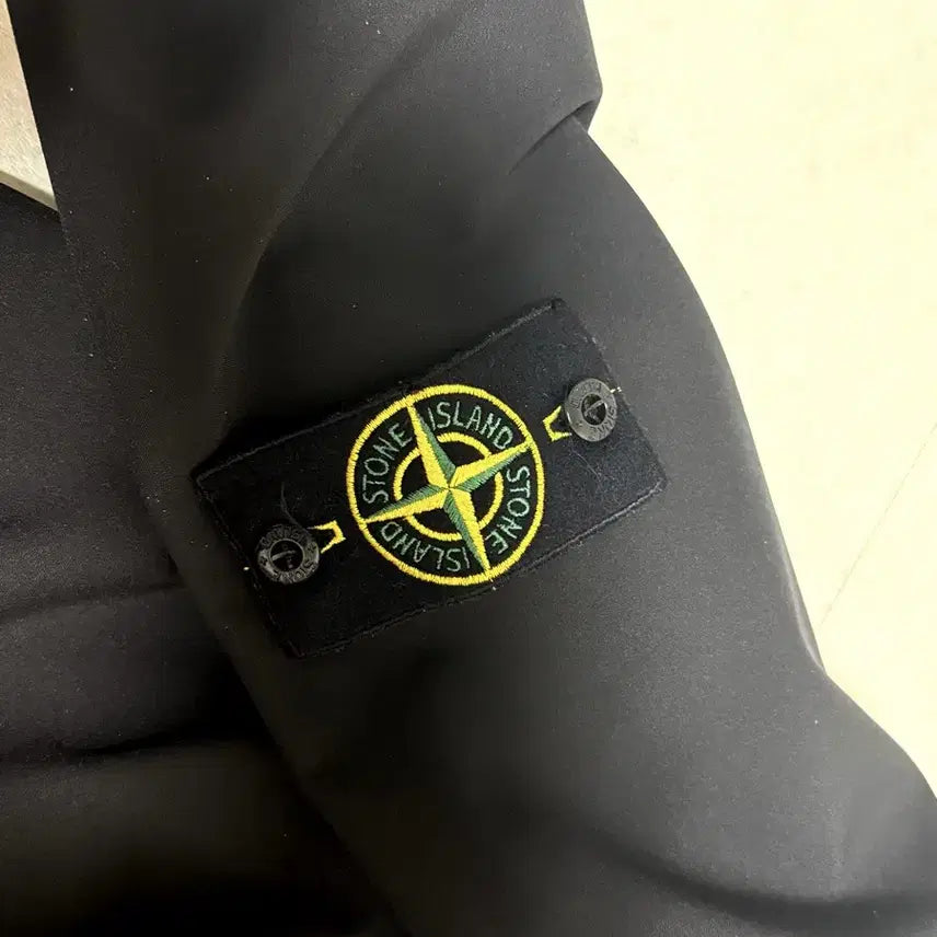 [BUNJANG] Stone Island Hooded Zip-Up Jacket / 스톤아일랜드!! 바람막이집업 자켓 (5회미만 착용)