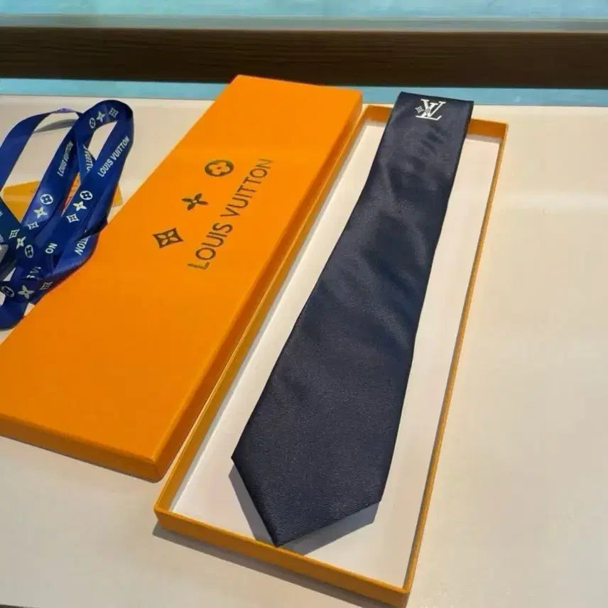 [BUNJANG] Louis Vuitton Tie - New / 루이비통 넥타이