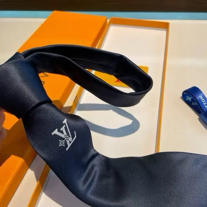[BUNJANG] Louis Vuitton Tie - New / 루이비통 넥타이