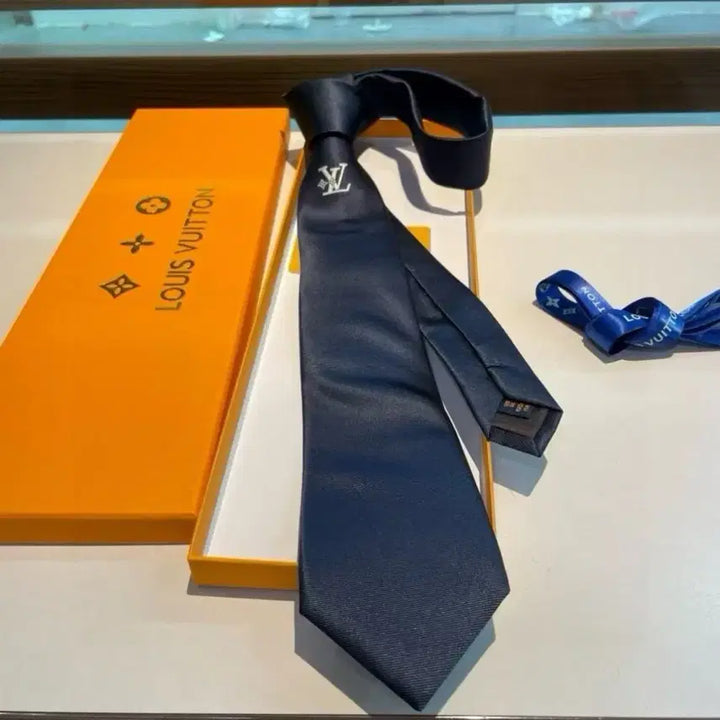[BUNJANG] Louis Vuitton Tie - New / 루이비통 넥타이
