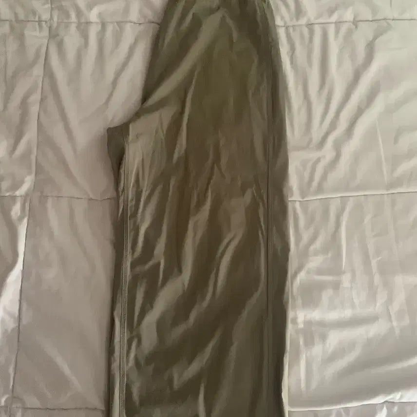 [SOLD OUT] 카키색 와이드 밴딩 팬츠 잇존