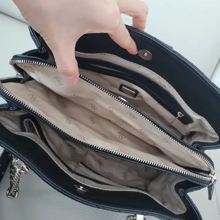 [SOLD OUT] 게스 퀼팅 체인 숄더백 블랙가방