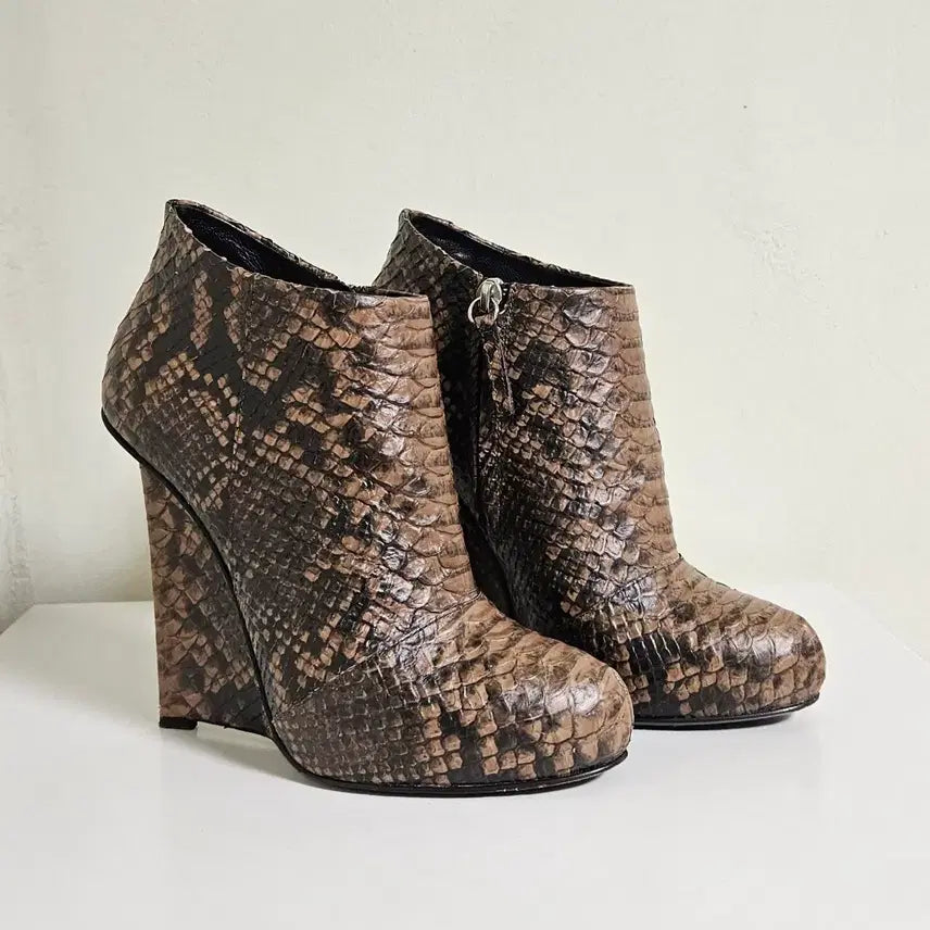 [BUNJANG] Giuseppe Zanotti Snake Skin Wedge Ankle Boots / 쥬세페 자노티 (Giuseppe Zanotti) 뱀피 웨지 앵클 부츠
