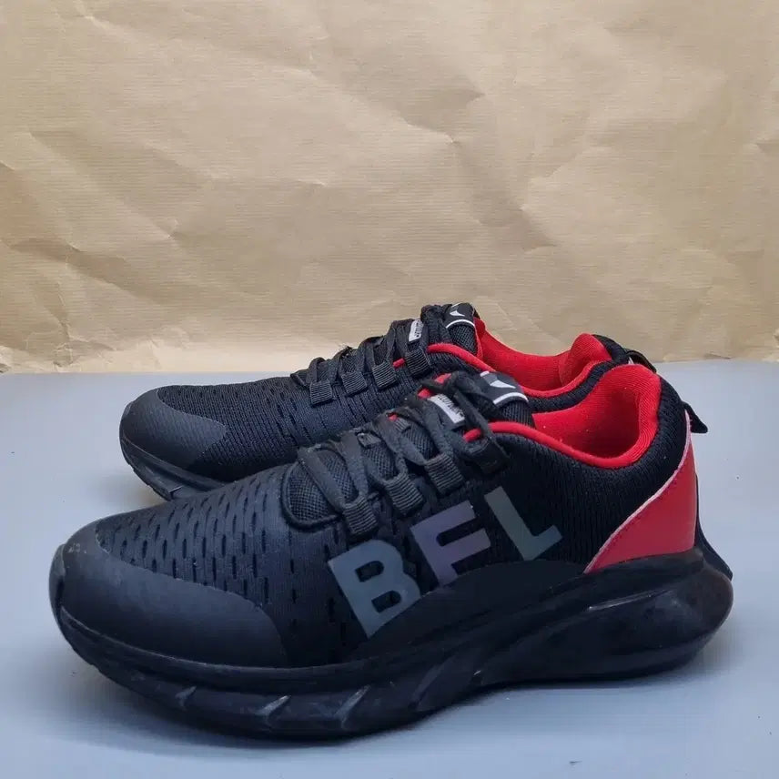 [BUNJANG] BLF Women's Sneakers 240 / BLF 여성운동화240