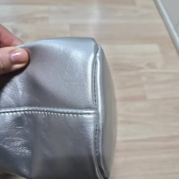 [BUNJANG] Donkey Clidle Silver Shoulder Bag / 돈키 클리들 실버 숄더백 보부상백