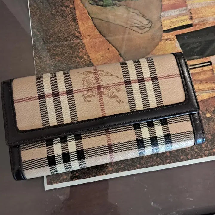 [BUNJANG] Burberry Watch and Wallet Bundle / 버버리정품. 여성 시계와 버버리 장지갑 총2개