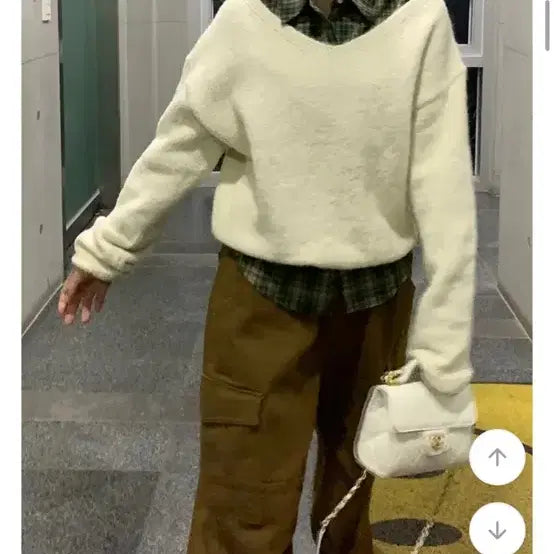 [BUNJANG] Young &amp; Rich Ivory Knit Top / 영앤리치 니트 아이보리