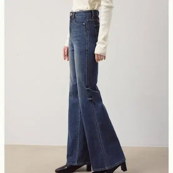 [BUNJANG] Hawa Vista Blue Bootcut Denim Pants (Short) - XS / Hawa 하와 비스타 블루 부츠컷 데님 팬츠 숏 xs