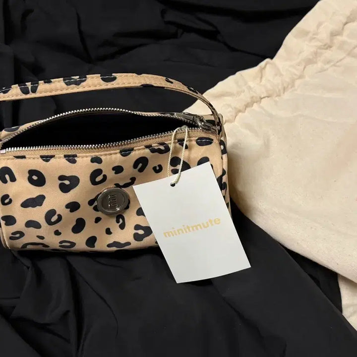 [BUNJANG] Minitmute Leopard Cross Circle Bag / 미닛뮤트 일본 도쿄 한정 클로써클 레오파드