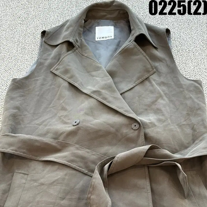[BUNJANG] Tomboy Belted Long Vest Khaki 80 / 톰보이 벨트 롱 조끼 베스트 카키 80
