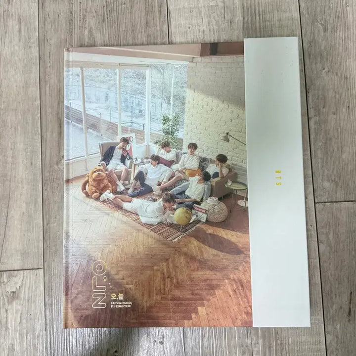 [BUNJANG] BTS Today Exhibition Photobook / 택포) 방탄 전시회 오늘 포토북