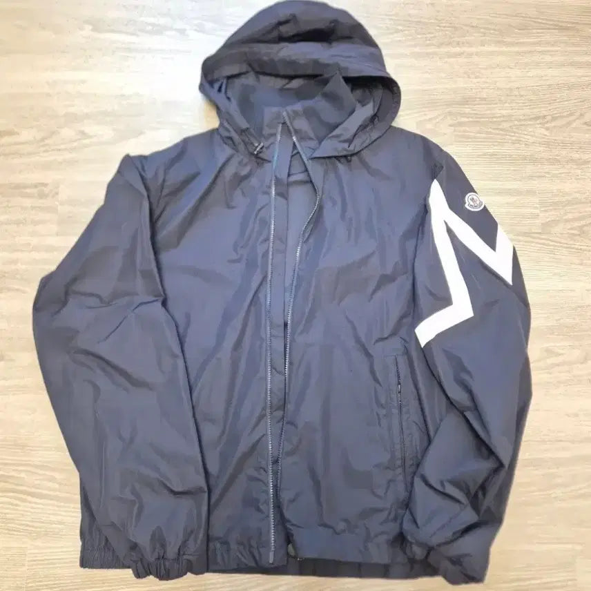 [BUNJANG] Moncler Petuk Windbreaker Jacket Navy Size 6 / (급처)몽클레어 페투크 바람막이 자켓 6사이즈 네이비 팝니다.
