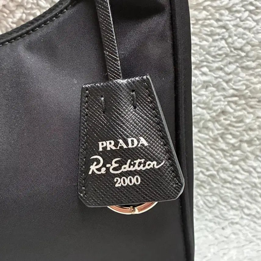 [BUNJANG] Prada Re-Edition 2000 Hobo Bag / (정품)프라다 리에디션 2000 호보백 1NE515