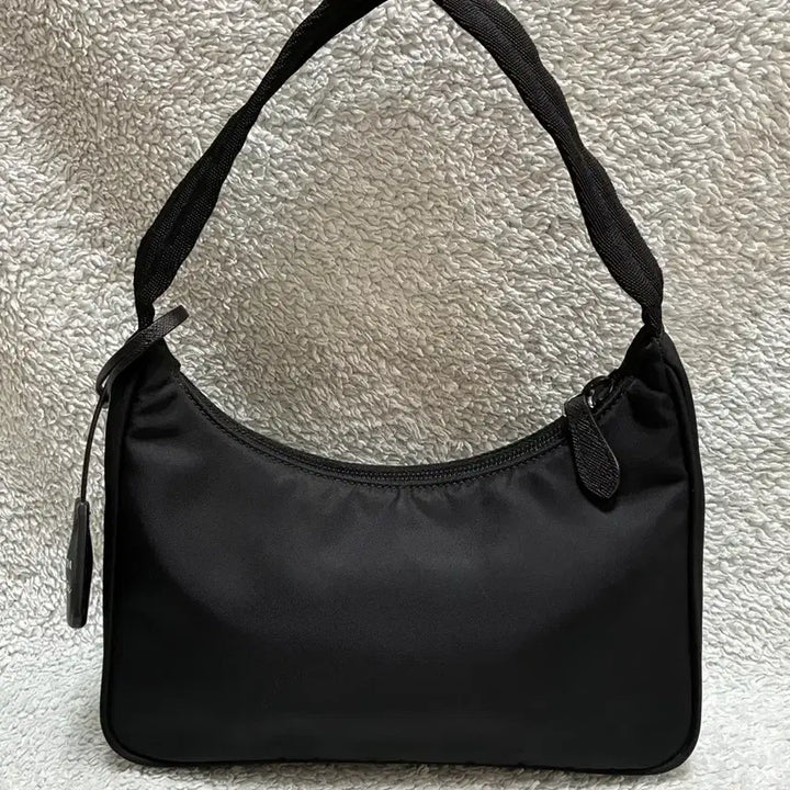[BUNJANG] Prada Re-Edition 2000 Hobo Bag / (정품)프라다 리에디션 2000 호보백 1NE515