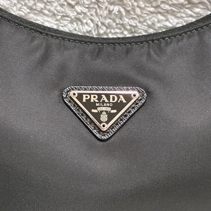 [BUNJANG] Prada Re-Edition 2000 Hobo Bag / (정품)프라다 리에디션 2000 호보백 1NE515