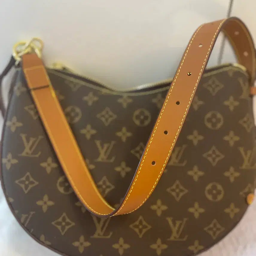 [BUNJANG] LOU Crescent Shoulder Bag / 루 반달숄더백