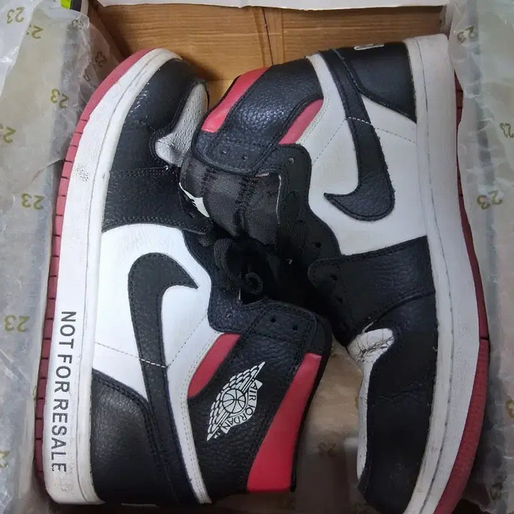 [BUNJANG] Nike Air Jordan 1 Mid Black White Red Sneakers / 나이키 에어 조던 1
