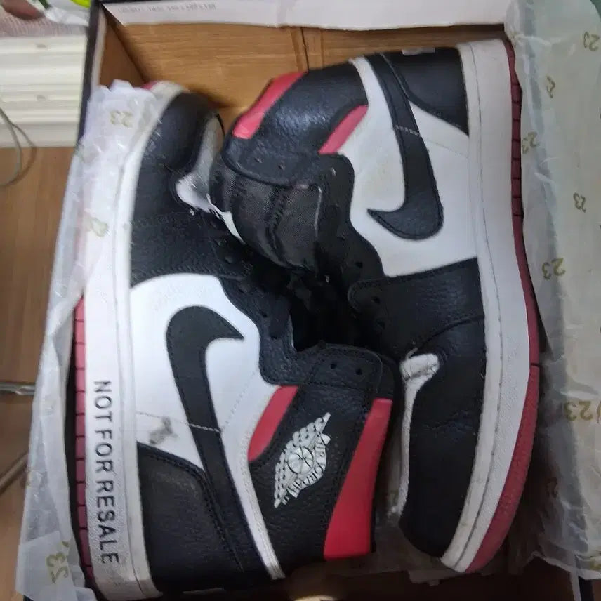 [BUNJANG] Nike Air Jordan 1 Mid Black White Red Sneakers / 나이키 에어 조던 1