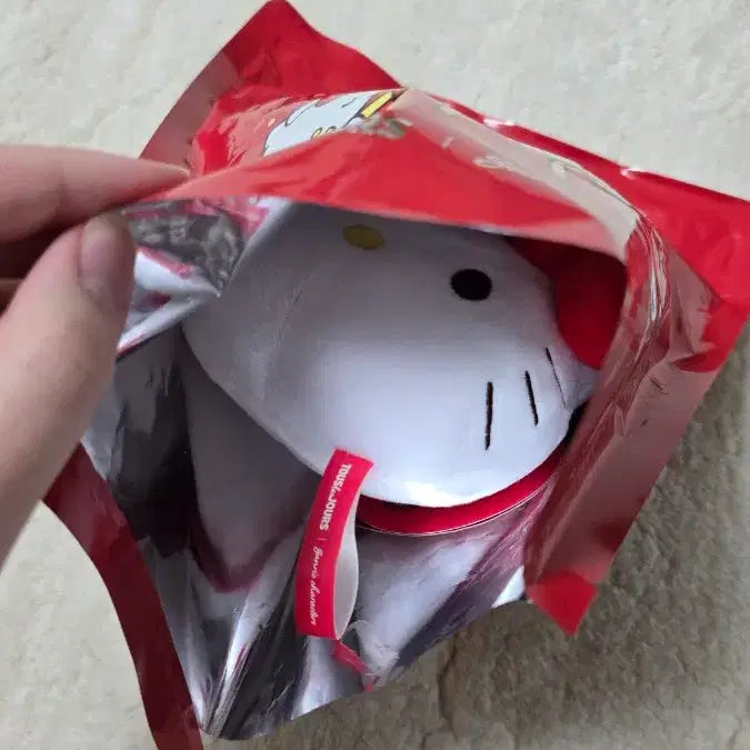 [BUNJANG] Ttullez-Jjeu Limited Edition Hello Kitty Keychain / (단순개봉)뚜레쥬르 한정 키티 키링(가격인하)