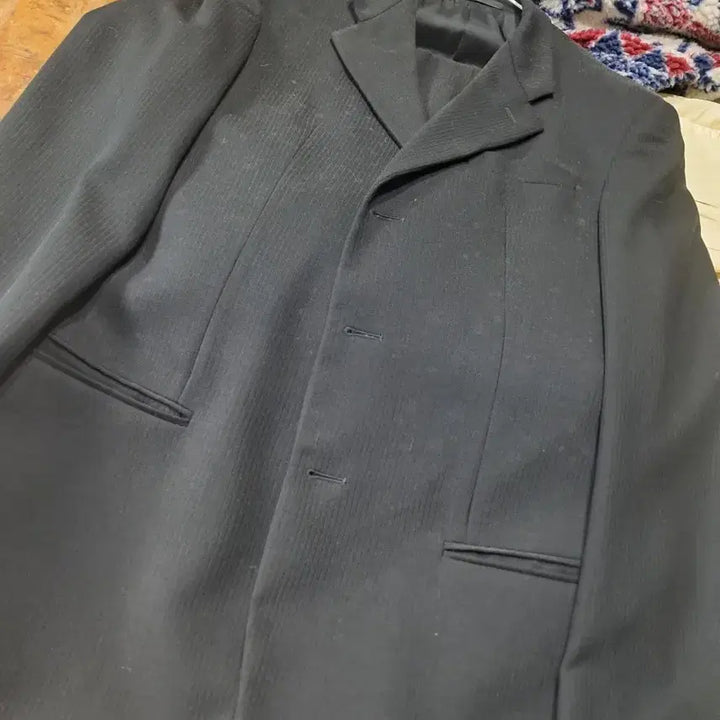 [SOLD OUT] 아르마니 꼴레지오니 블랙 스트라이프 정장 자켓