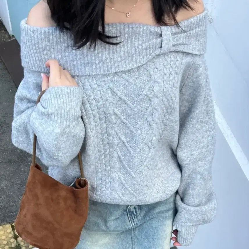 [BUNJANG] MOMENTLEES Off-Shoulder Knit Top Gray / 새상품) 모먼리즈 여리핏 꽈배기 리본 오프숄더 니트 그레이 회색